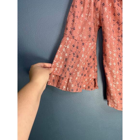 Extra Belleza Top Women's Size Small Bell Sleeve Boho Floral Airy Western Shirt - Picture 3 of 7